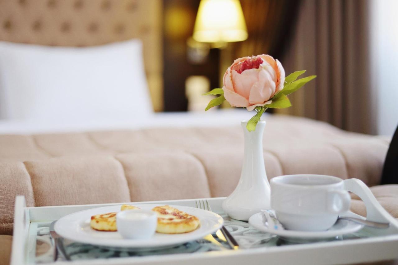 Hotel Home Parq Ekibastuz Eksteriør billede