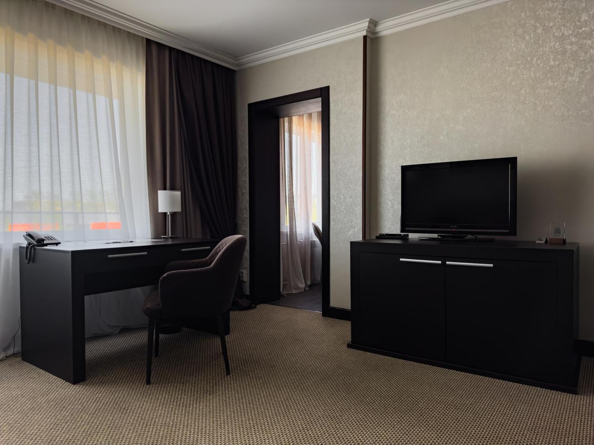 Hotel Home Parq Ekibastuz Eksteriør billede