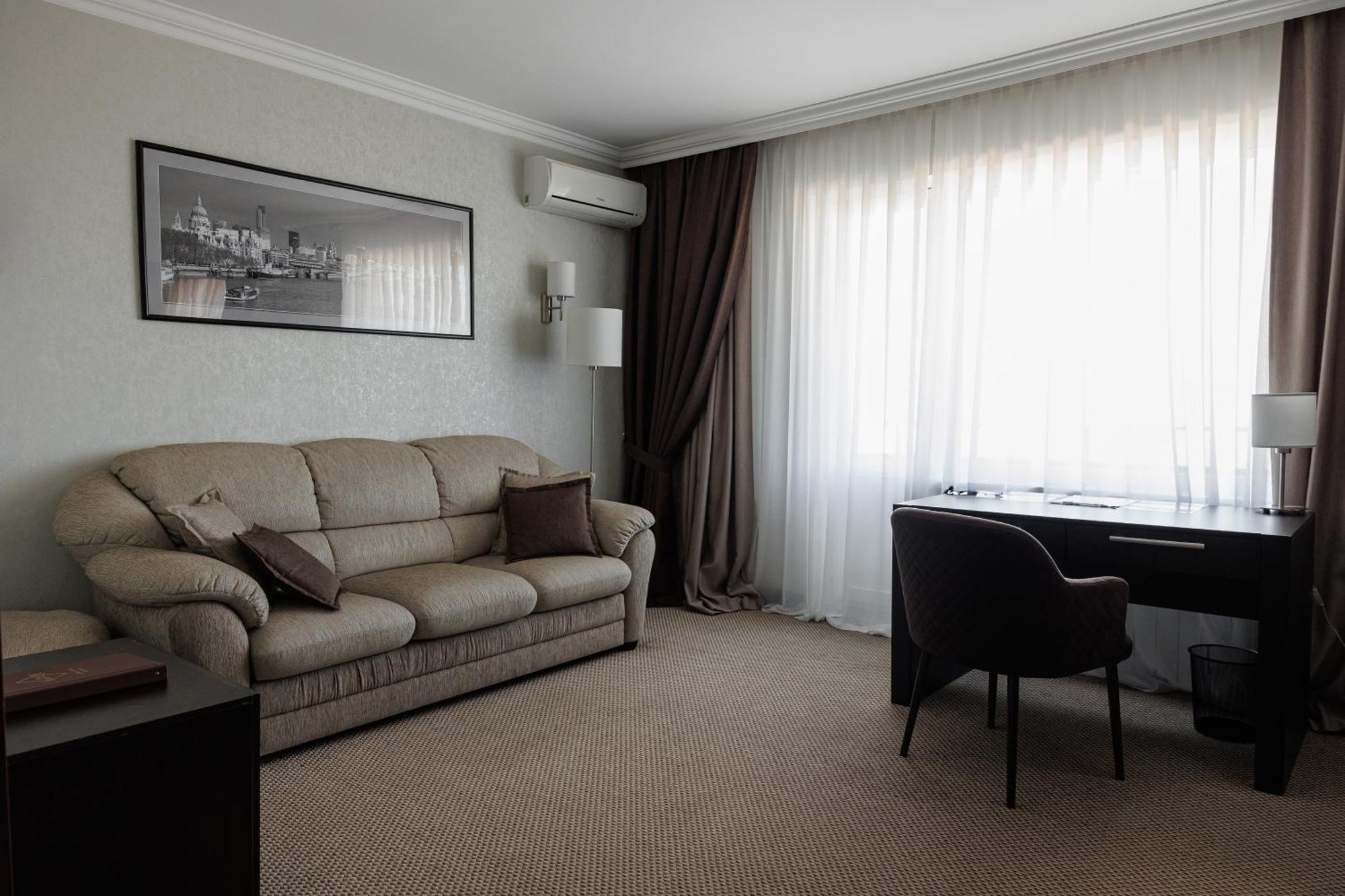 Hotel Home Parq Ekibastuz Eksteriør billede